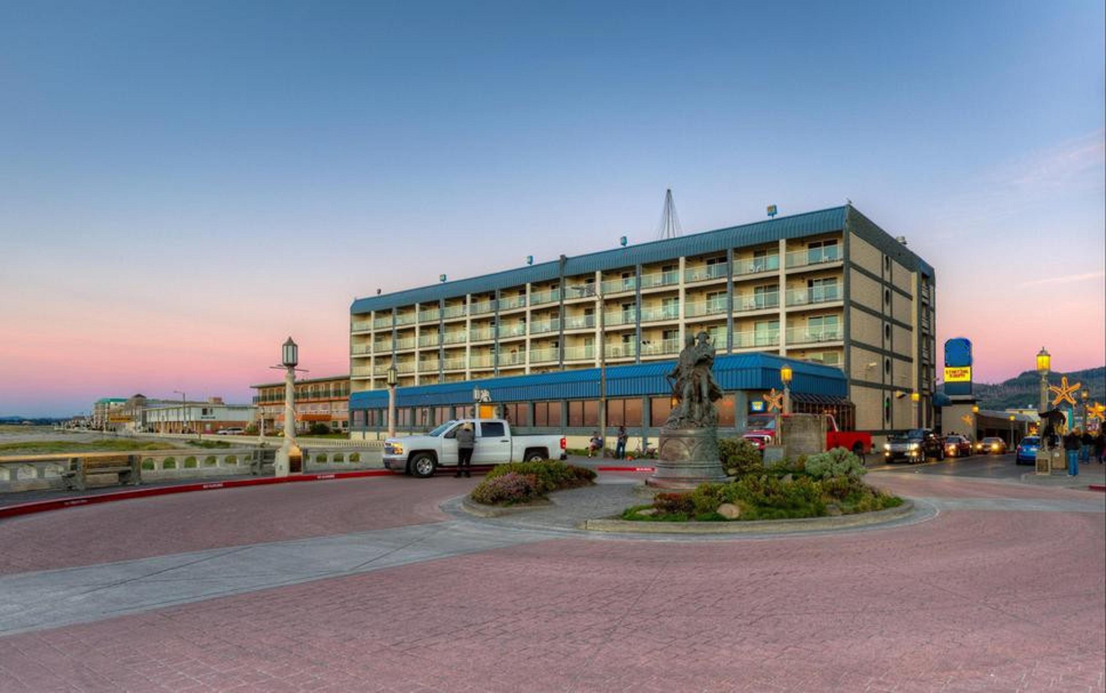 Promenade Inn & Suites Oceanfront Seaside Exteriör bild